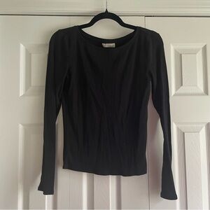 Universal thread long sleeve shirt